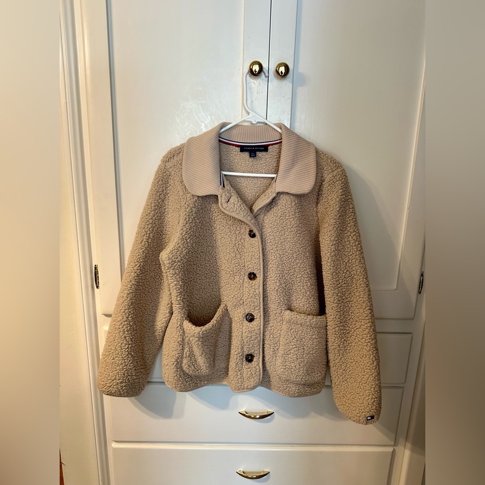 🧥Tommy Hilfiger Faux Fur with Collar🧥